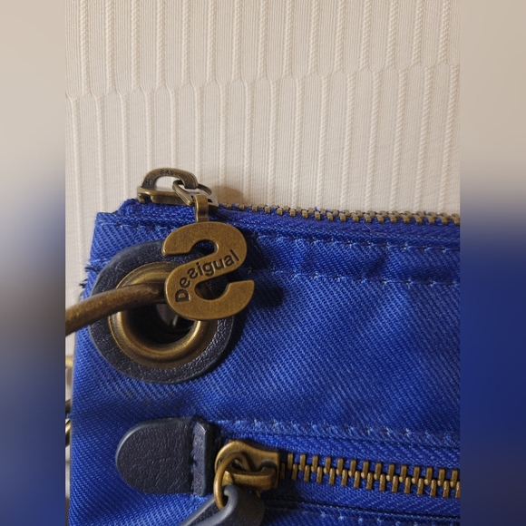 Sold! EUC Desigual Embellished Floral Bird Parrot Cross Body Bag - Picture 4 of 9